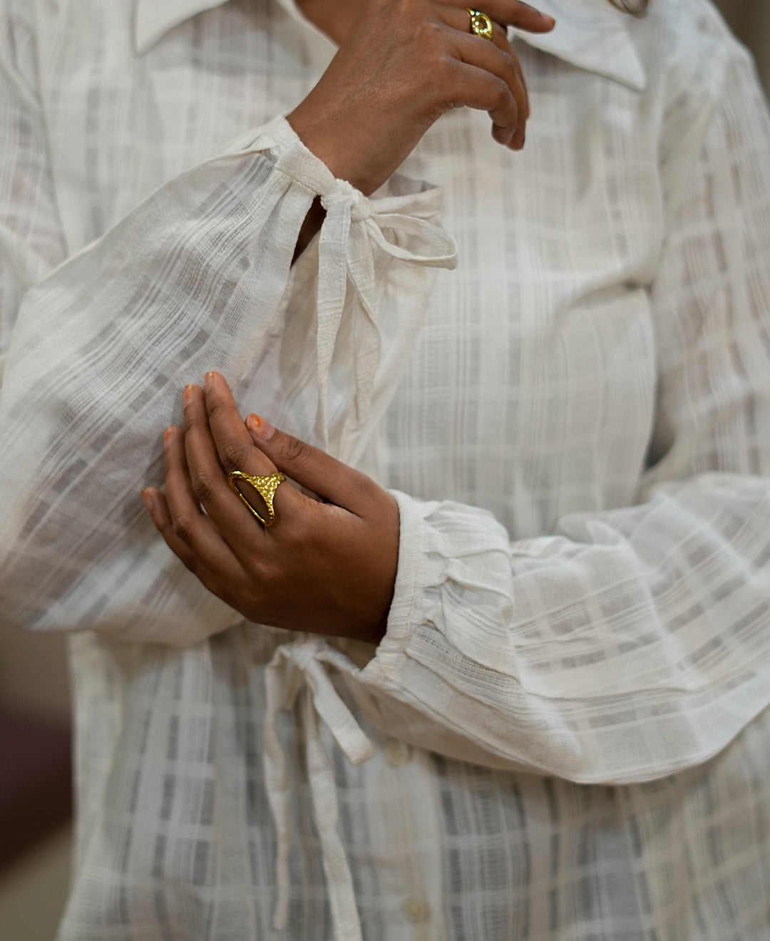 The Subtle Statement (Self Pattern Loose Fit with ballon Sleeve Shirt)