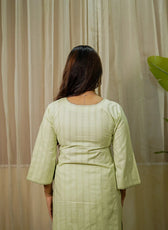The Blanket Edge High Slit Straight Kurta